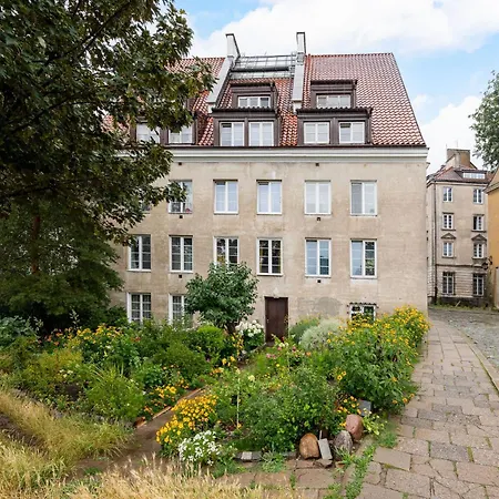 公寓 Old Town Square Black & White By Bookinghost