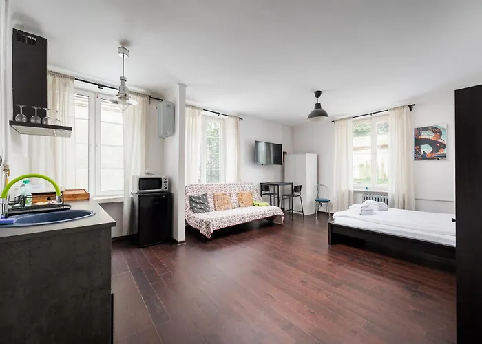 Old Town Square Black & White By Bookinghost Apartment Warsaw